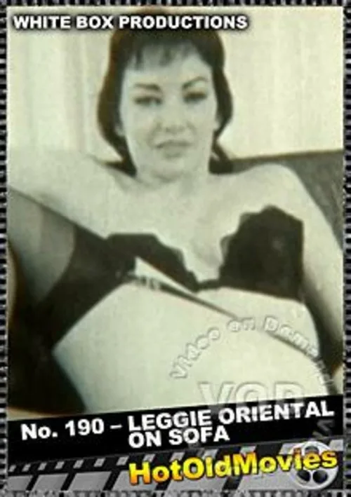 White Box Productions A190 – Leggie Oriental en el sofá