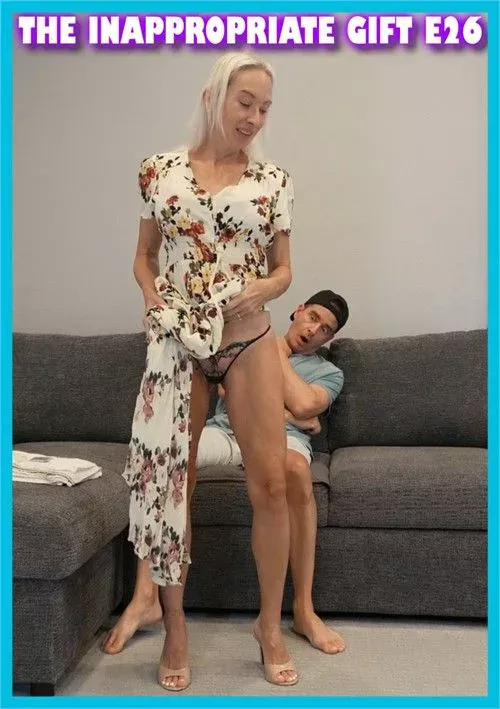Se quita el condón para el día especial de su hijastro – EL REGALO INAPROPIADO E26 – MILF STELLA
