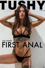 Primer anal de Liya Silver