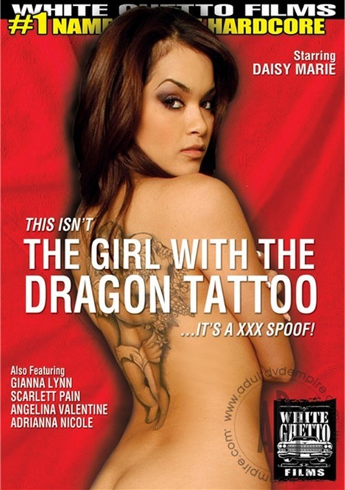 Esta no es la chica con el tatuaje del dragón… ¡Es un XXX Spoof!